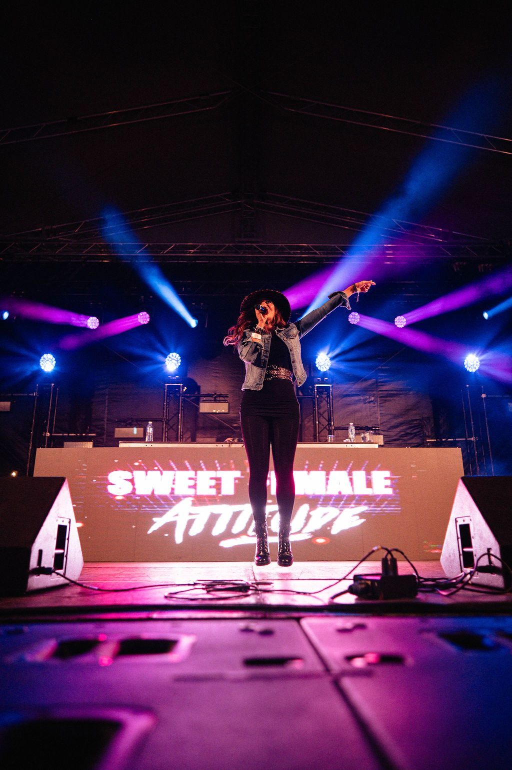 Sweet Female Attitude live on the main stage